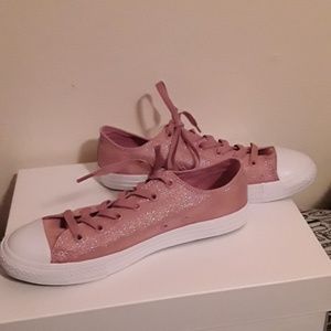 SALE!!! NWOT Converse